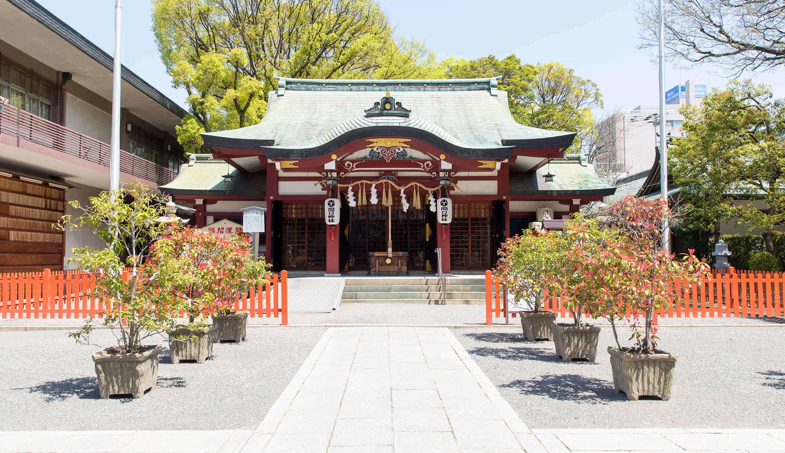 開口神社外観